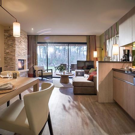 Отель Center Parcs Le Bois Aux Daims Morton Экстерьер фото