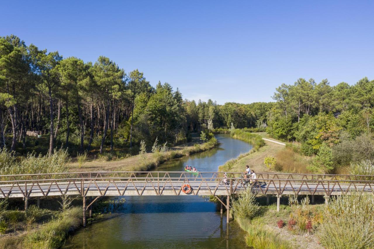 Отель Center Parcs Le Bois Aux Daims Morton Экстерьер фото