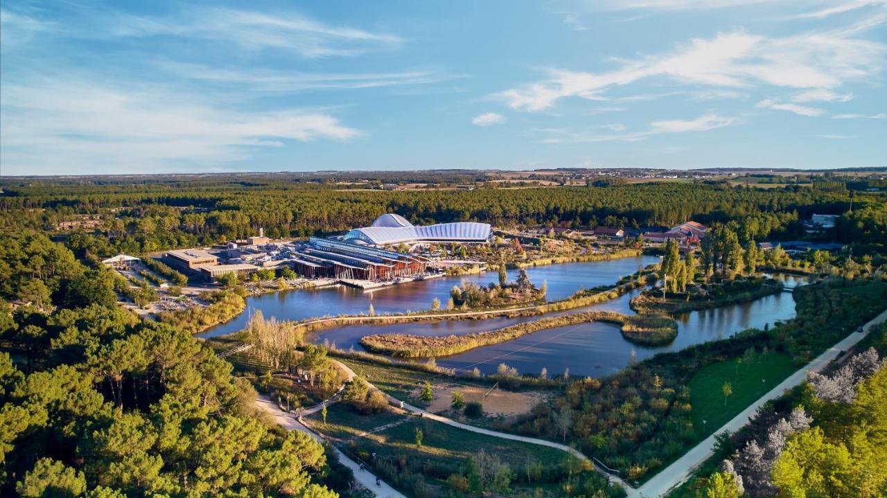 Отель Center Parcs Le Bois Aux Daims Morton Экстерьер фото