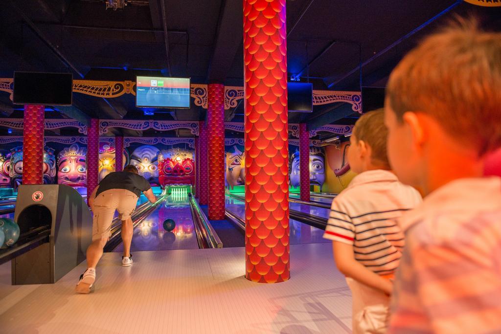 Отель Center Parcs Le Bois Aux Daims Morton Экстерьер фото