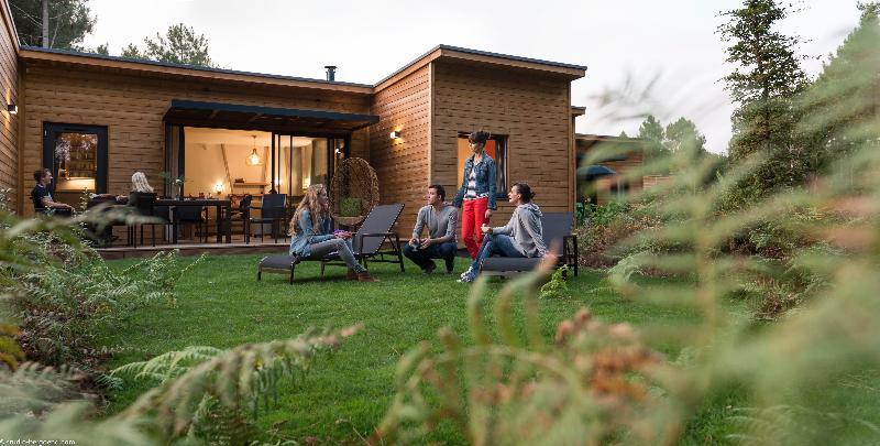 Отель Center Parcs Le Bois Aux Daims Morton Экстерьер фото