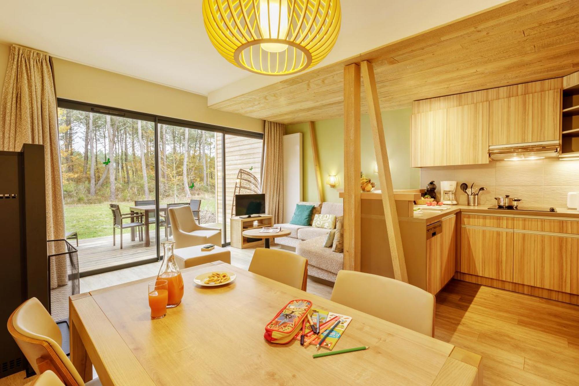 Отель Center Parcs Le Bois Aux Daims Morton Экстерьер фото